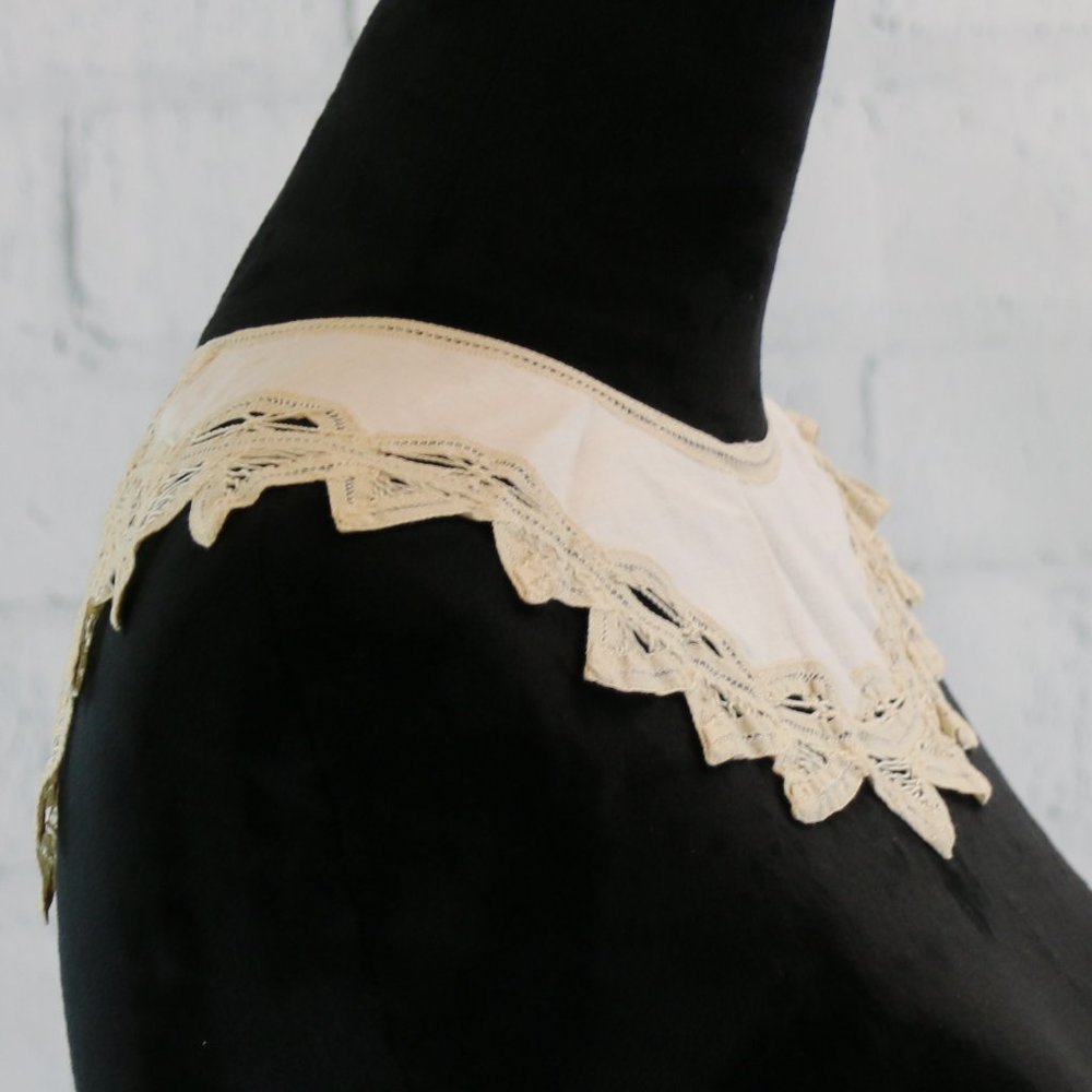Vintage Angel Wings Ivory Cutwork Lace Collar - Picture 4 of 7